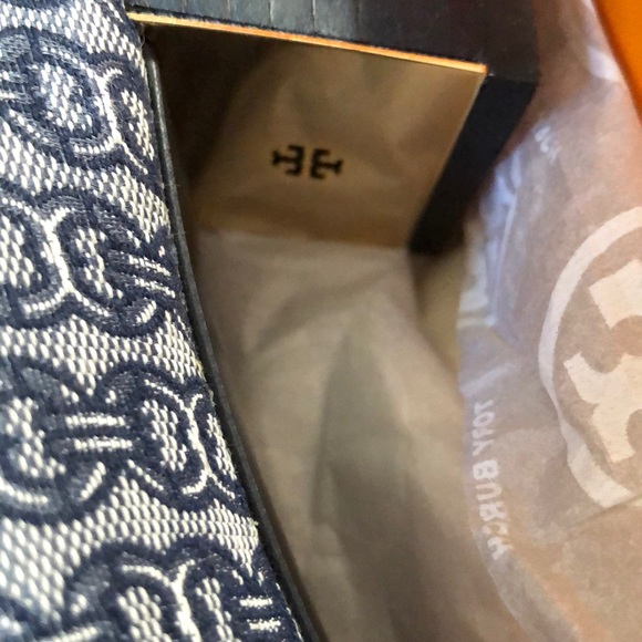 Tory Burch Gemini Link Bow Pump Size 6 - Picture 10 of 10